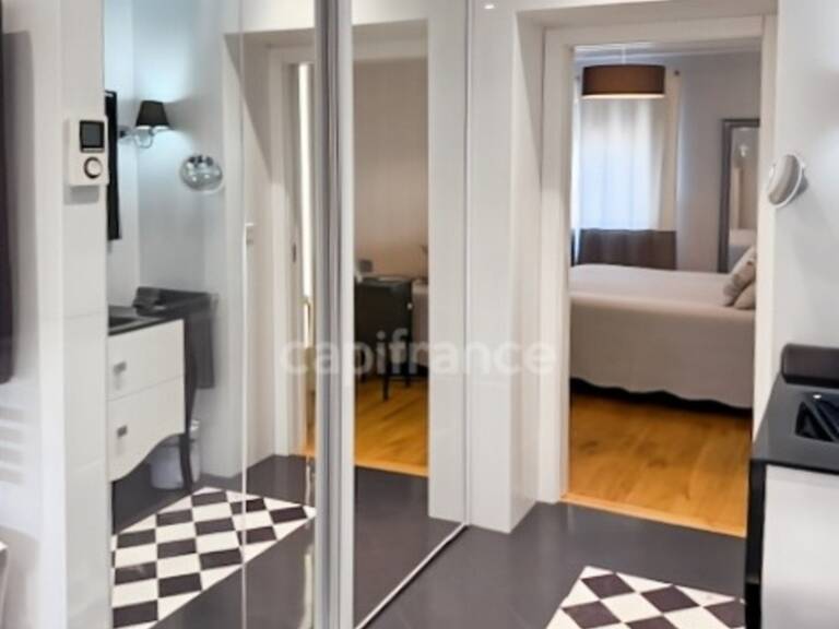 ORLEANS-SUD, à vendre belle maison familiale édifiée sur un beau jardin clos et paysager de 1130 m2 avec piscine, salle à manger extérieur, garage et places de parking — photo 1