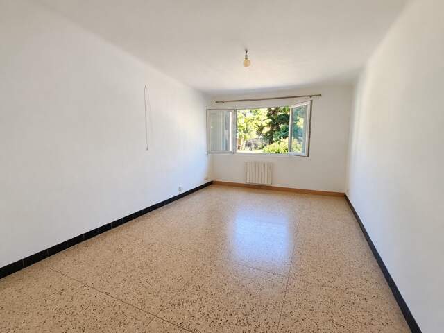 Dpt Bouches du Rhône (13), à vendre MARSEILLE 3EME ARRONDISSEMENT appartement T3 de 54,36 m² — photo du bien