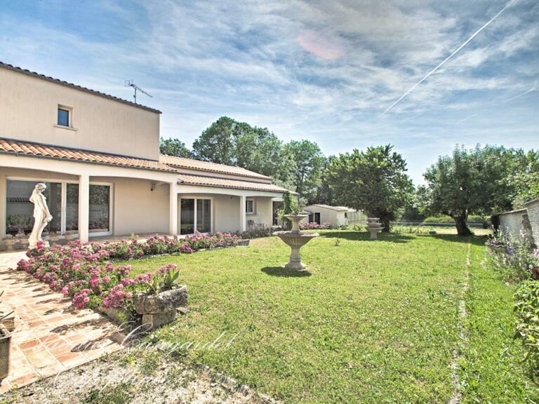 Maison à vendre de 217 m² au calme, sur plus de 2 100 m² de parcelle, à 7 min de Châtelaillon-Plage — photo 1
