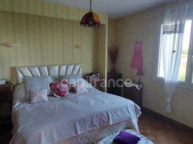 Maison à vendre 6 pièces et grande véranda à Fontenay le Comte (85) — photo du bien