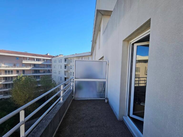 Appartement à vendre dernier  étage 3 pièces AIX EN PROVENCE (13) dans une résidence en centre ville avec garage — photo 1