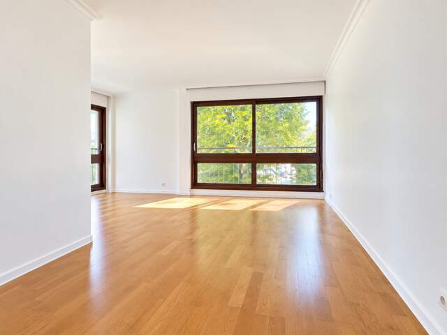 Appartement à vendre 4 pièces LE CHESNAY (78)100m²-3 chambres-Loggia-Balcon-Parking-cave — photo du bien