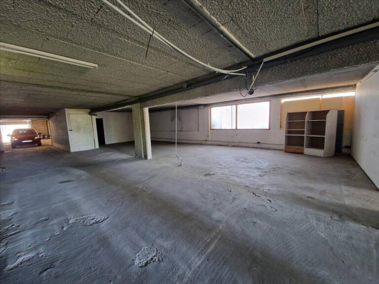DEPOT + BUREAUX - QUARTIER FAUBOURG DE LA BADE — photo 1
