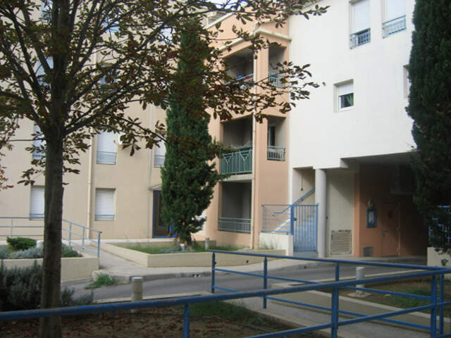 NÎMES – T3 TRAVERSANT DE 69 M² AVEC BALCON – RÉSIDENCE SÉCURISÉE — photo du bien