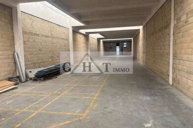 Local industriel  3100 €