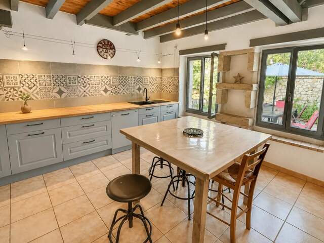 Maison de 7 pièces de 165 m² à Nérondes — photo du bien