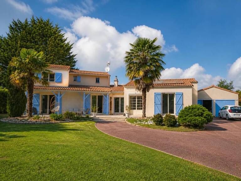 Maison de 7 pièces de 170 m² à Aubigny-Les Clouzeaux — photo 1