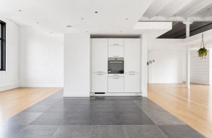Loft 161 m² – séjour 103 m² – 2/3 chambres – parking — photo 2