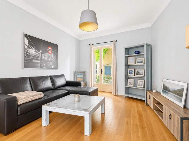 Maison de village de 5 pièces de 126 m² à Cabrières-d'Aigues — photo du bien