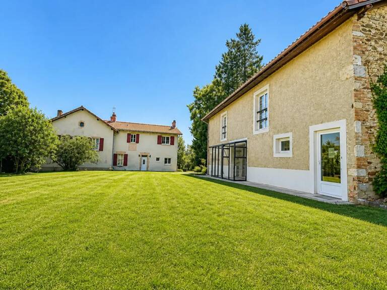 Domaine + 300 m2 dont maison de 10 pièces de 188 m² à Montsoué — photo 1