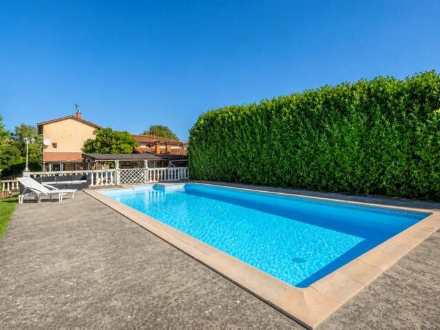 Maison 6 pièces de 163 m² avec piscine à Marcilly-d'Azergues — photo du bien