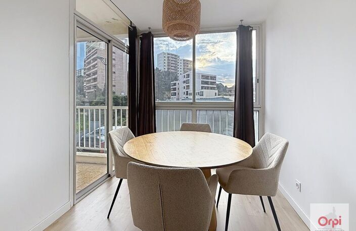 Appartement À Louer — photo 4