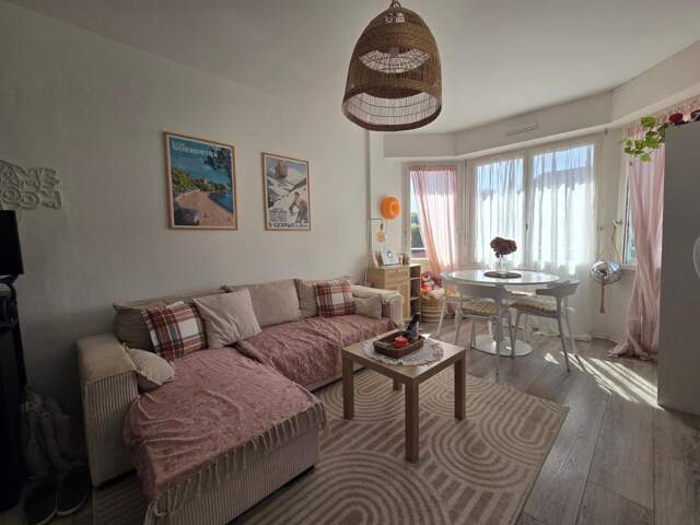 Appartement À Louer — photo du bien