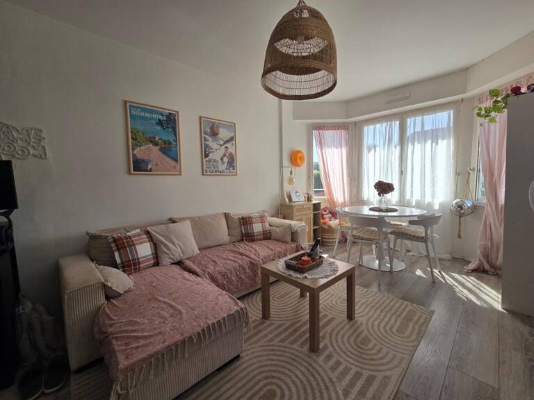 Appartement À Louer — photo 1