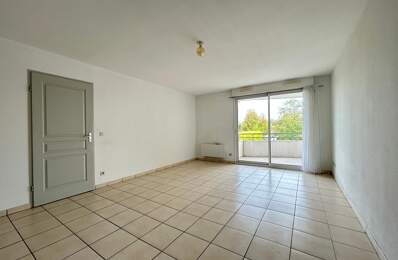 Appartement T2 avec ascenseur, balcon et parking privé — photo du bien