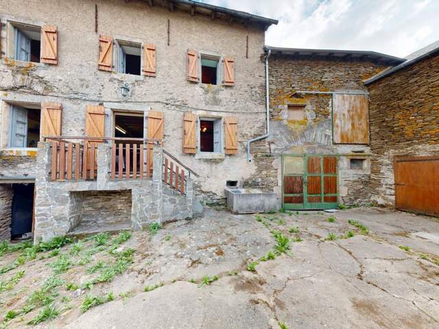 Maison de 80 m² avec une grange à rénover — photo du bien