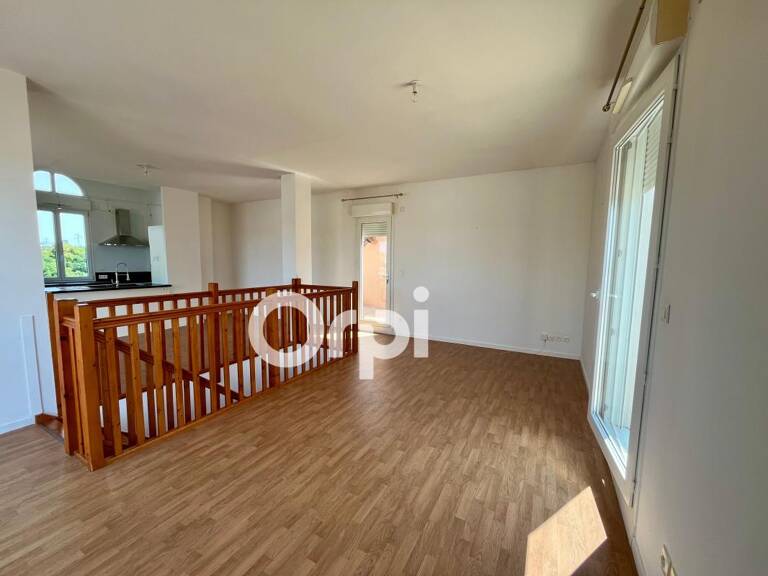 PONTCHÂTEAU – HYPER CENTRE | T4 DUPLEX 110 m² | TERRASSE PANORAMIQUE | 2 GARAGES — photo 1