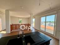 PONTCHÂTEAU – HYPER CENTRE | T4 DUPLEX 110 m² | TERRASSE PANORAMIQUE | 2 GARAGES — photo 3