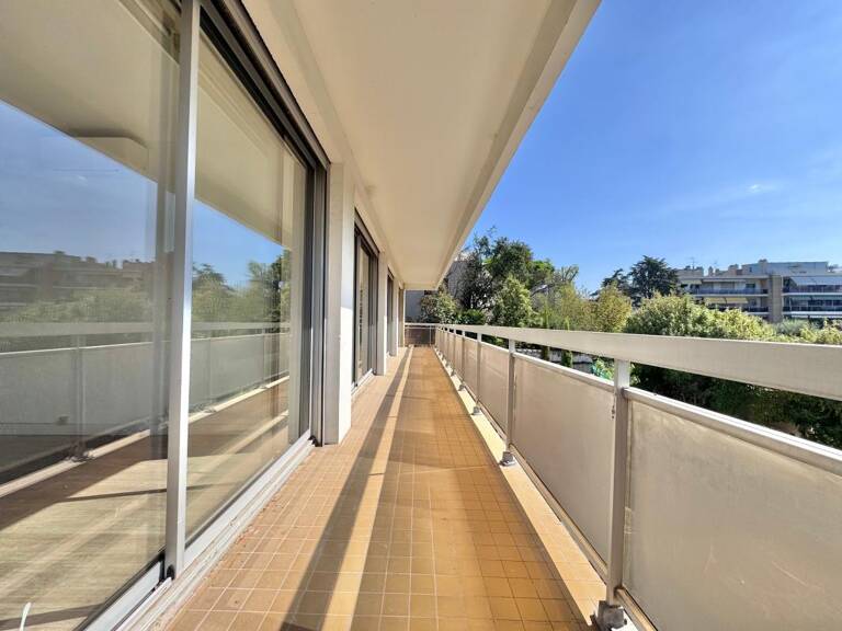 À VENDRE APPARTEMENT DE 209 M² - BALCON - CAVE - 13008 MARSEILLE — photo 1