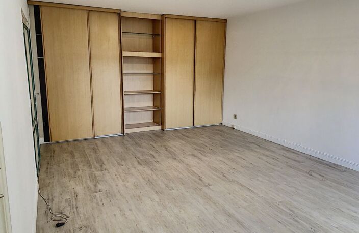 TOURS centre T2 de 58.60 m² + parking — photo 3