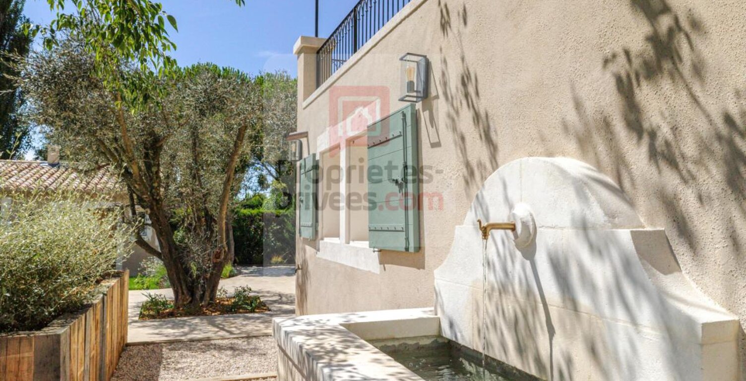 PROPRIÉTÉ DE CHARME AU COEUR DES ALPILLES - 5 SUITES  - PISCINE - JARDIN PAYSAGE DE PLUS DE 2 000 M² — photo 1