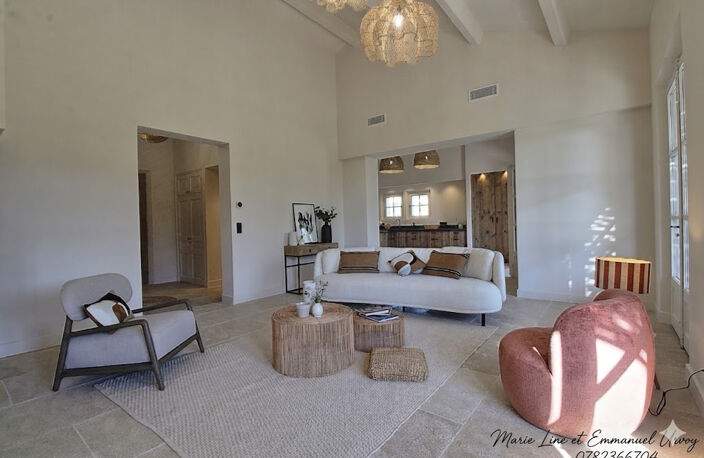 PROPRIÉTÉ DE CHARME AU COEUR DES ALPILLES - 5 SUITES  - PISCINE - JARDIN PAYSAGE DE PLUS DE 2 000 M² — photo 4
