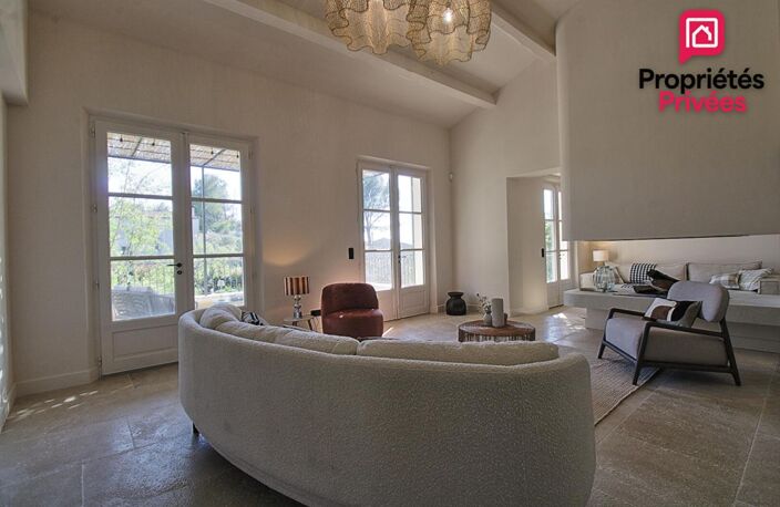 PROPRIÉTÉ DE CHARME AU COEUR DES ALPILLES - 5 SUITES  - PISCINE - JARDIN PAYSAGE DE PLUS DE 2 000 M² — photo 4