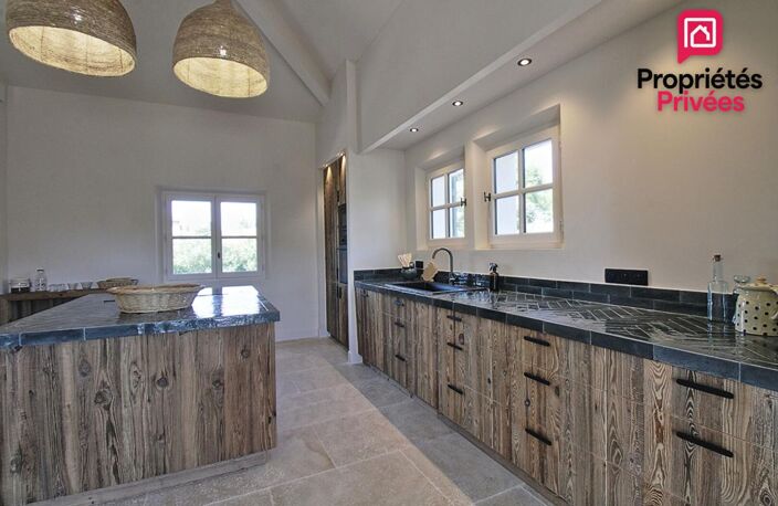 PROPRIÉTÉ DE CHARME AU COEUR DES ALPILLES - 5 SUITES  - PISCINE - JARDIN PAYSAGE DE PLUS DE 2 000 M² — photo 5