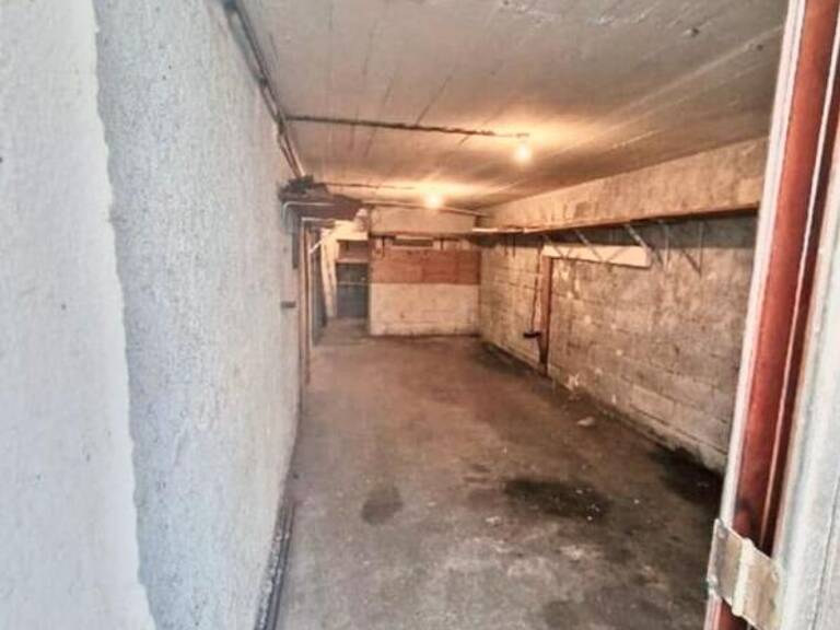 Grand garage de 27 m² accessible facilement et dans un secteur calme et sécurisé — photo 1