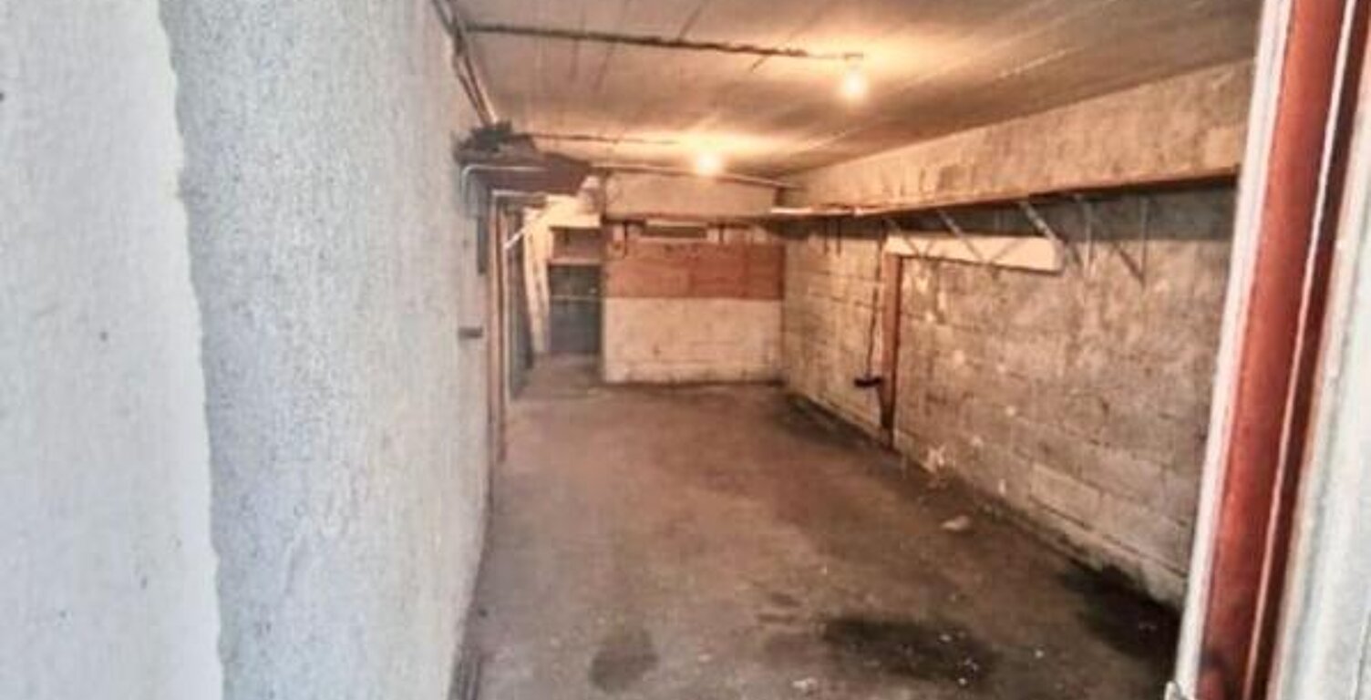 Grand garage de 27 m² accessible facilement et dans un secteur calme et sécurisé — photo 1