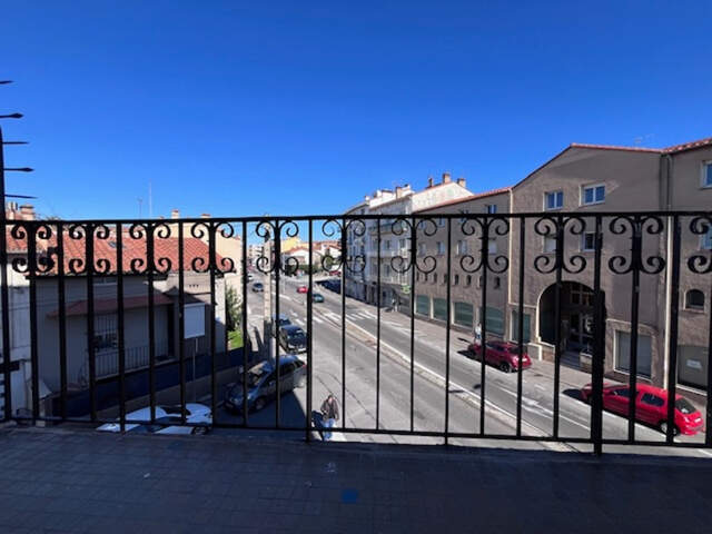 Charmant T3 loué au 566 euros + 70 euros de provision sur charges dans une résidence calme proche du centre ville — photo du bien
