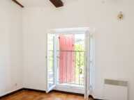 Opportunité à saisir : T3 avec mezzanine en plein centre-ville de Pertuis ! — photo 2