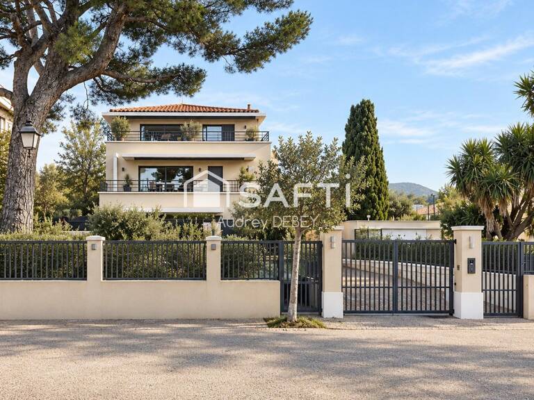 L'ESPRIT D'UNE VILLA, LE CONFORT D'UN APPARTEMENT D'EXCEPTION 118 M² +115 M² D'EXTÉRIEURS-LE PRIVILÈGE DE VIVRE SANARY À PIED, ENTRE PORT'ISSOL ET LE PORT — photo 1