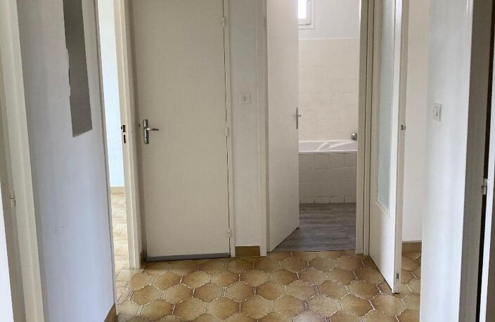 Vente appartement 3 pièces  Draguignan (83300) — photo 5