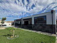 A VENDRE - CERS - VILLA PLAIN-PIED DE 172 M2 DE TYPE 5 SUR 7 — photo 2