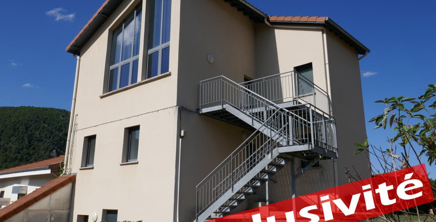 Vente appartement 3 pièces 73 m² Saint-Paul-en-Cornillon (42240) — photo 1