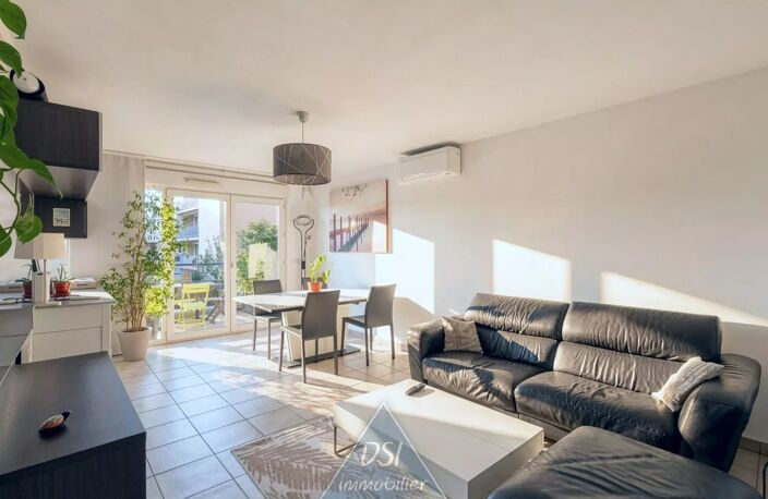 VILLEURBANNE – PROXIMITÉ DOUA – SUPERBE T4 – TERRASSE 7 m² PLEIN OUEST – 3 CHAMBRES – GARAGE DOUBLE – CLIMATISATION — photo 2