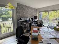 Appartement 4 pièces avec balcon, parkings et cave — photo 4