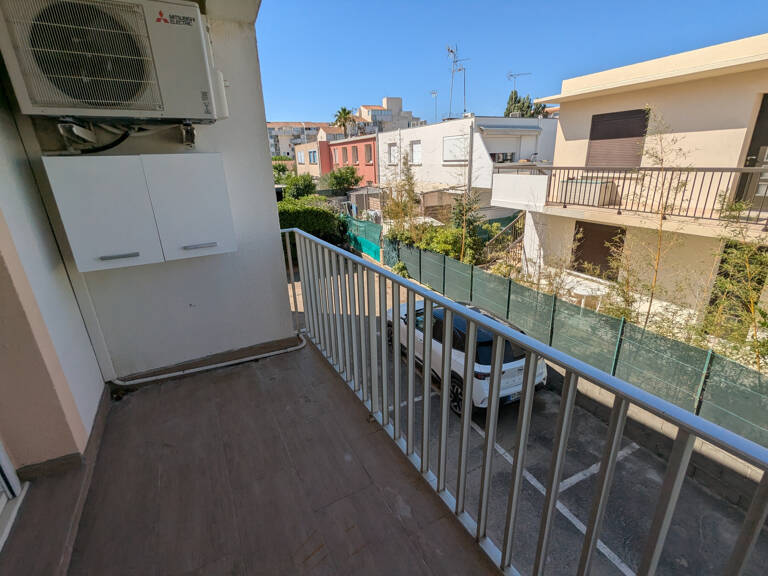 Appartement à rénover avec beau potentiel, quartier calme pr — photo 1