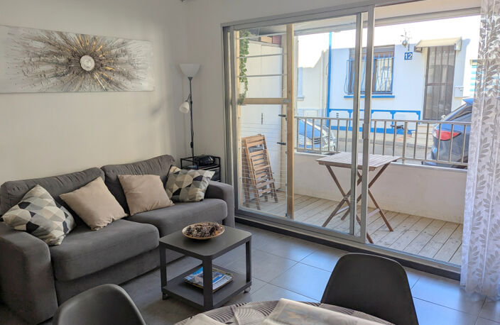 Studio refait à neuf Rive Droite à 100m des plages — photo 2