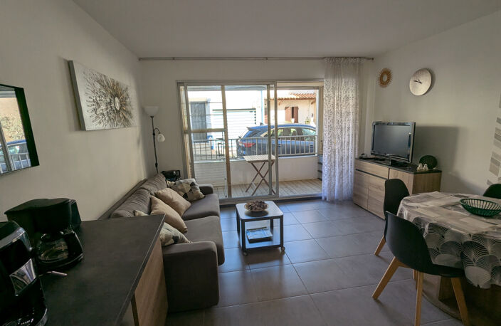 Studio refait à neuf Rive Droite à 100m des plages — photo 3