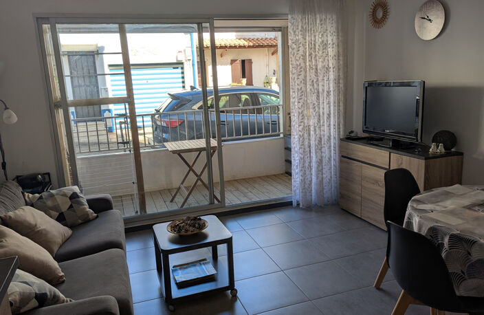 Studio refait à neuf Rive Droite à 100m des plages — photo 4