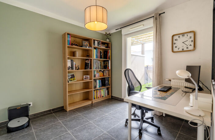 DPT(38) - A VENDRE - Appartement 4 pièces - MONTOBONNOT-SAIN — photo 5