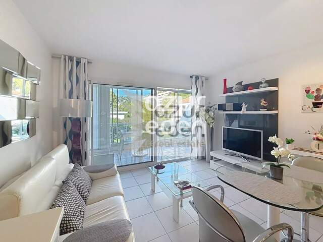 Cannes - Palm Beach 2P avec vaste terrasse — photo du bien