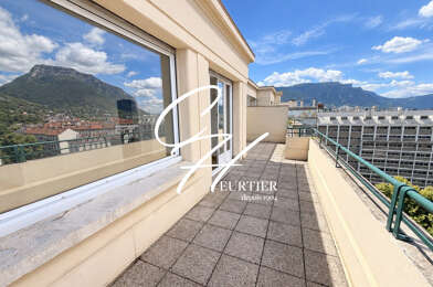 Appartement 2 pièces 890 €