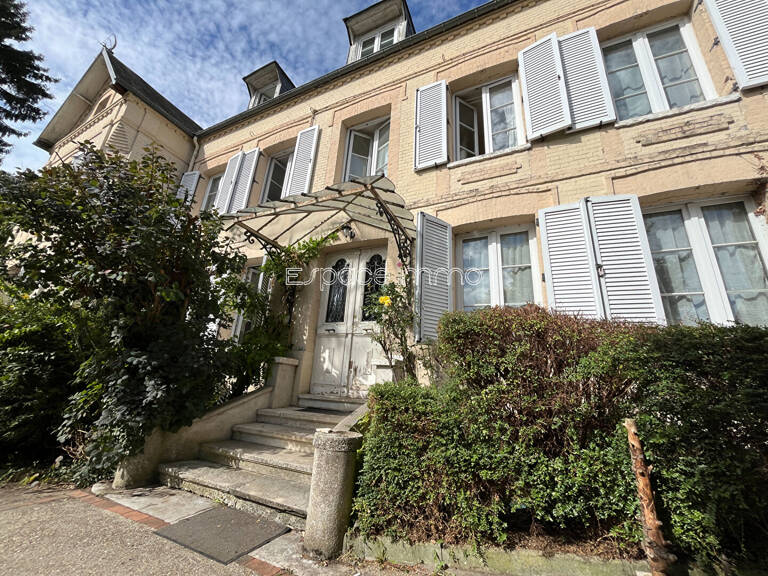 MAISON FAMILIALE - 213M² - 7 PIECES - DOUBLE GARAGE - JARDIN — photo 1