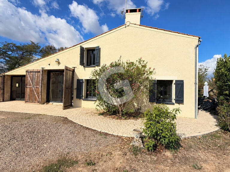 Maison 6 pièces 125 m² à vendre à Avrille — photo 1