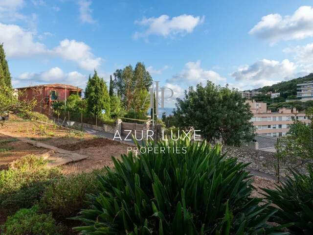 COL DE VILLEFRANCHE - REZ DE VILLA A RENOVER - PARKING - VUE MER — photo du bien