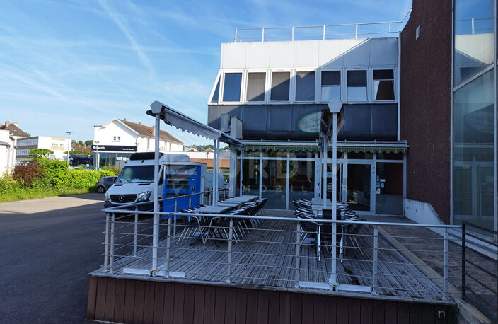 AUXERRE - SECTEUR AV CHARLES DE GAULLE -  LOCAL RESTAURANT OPERATIONNEL AVEC TERRASSE — photo 2