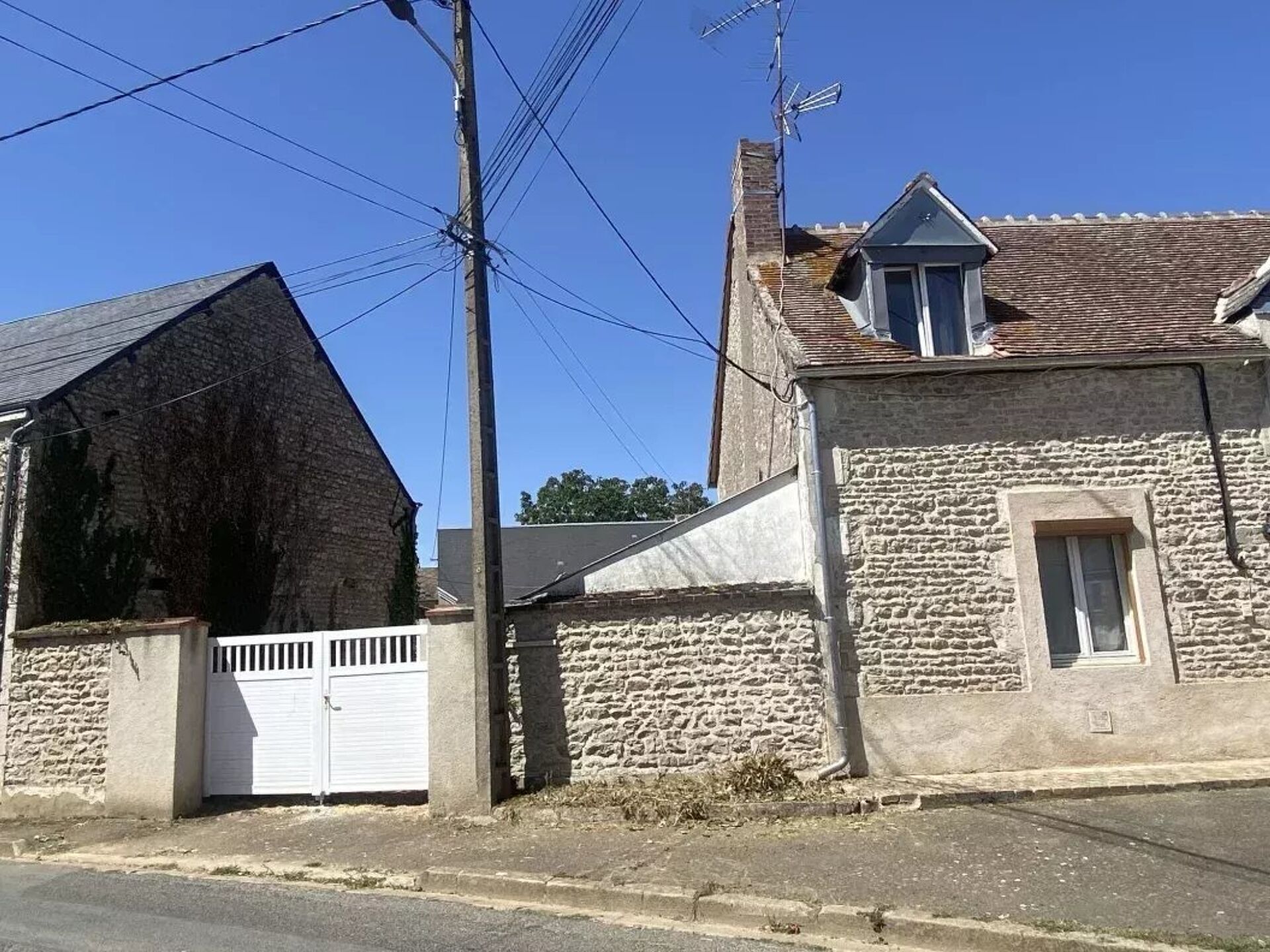 Maison 7 pièces 186 m² · à Beauce la Romaine · 186 m² · 191 500 €